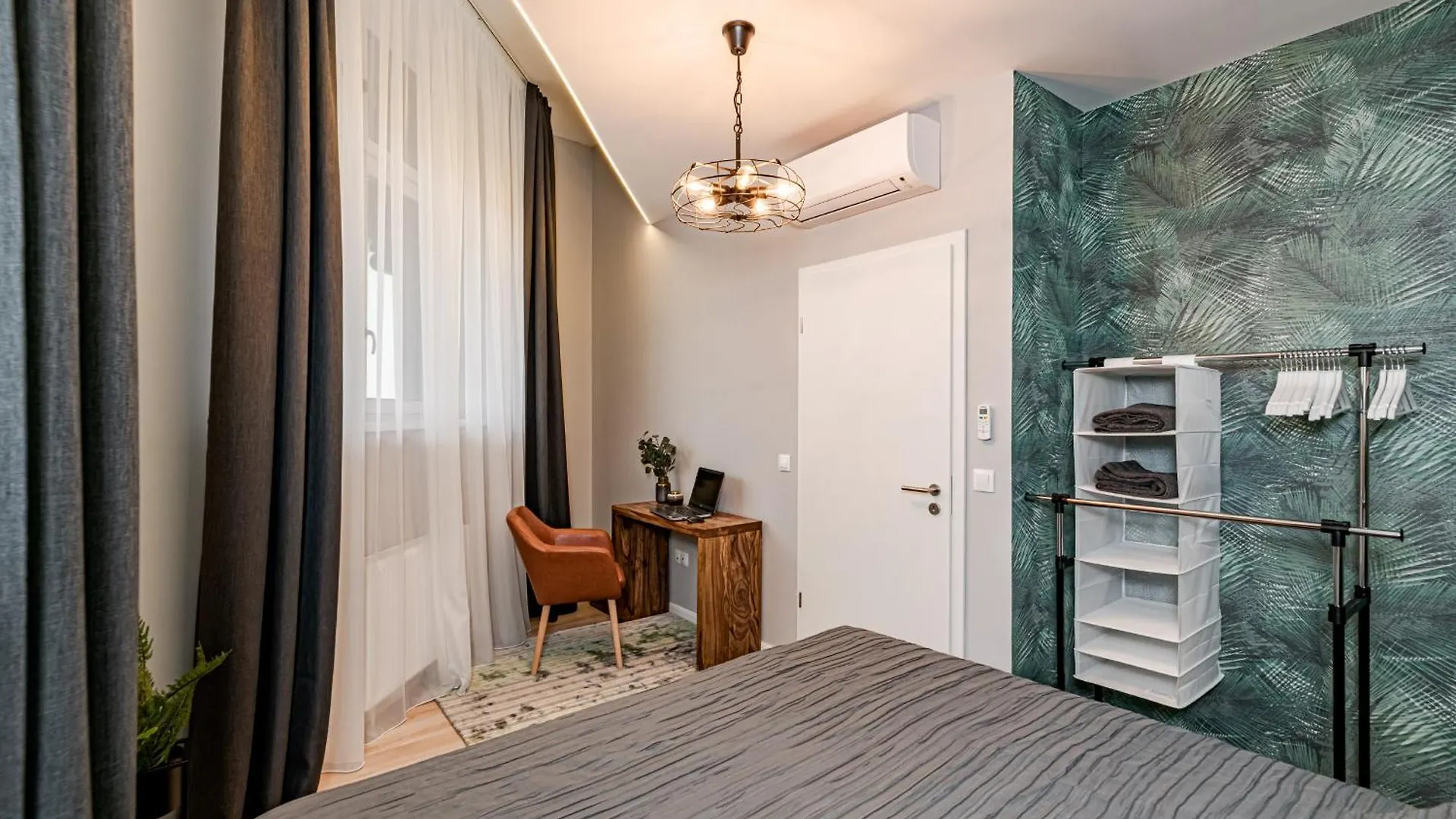Luxury Tropical Apartment At Budapest