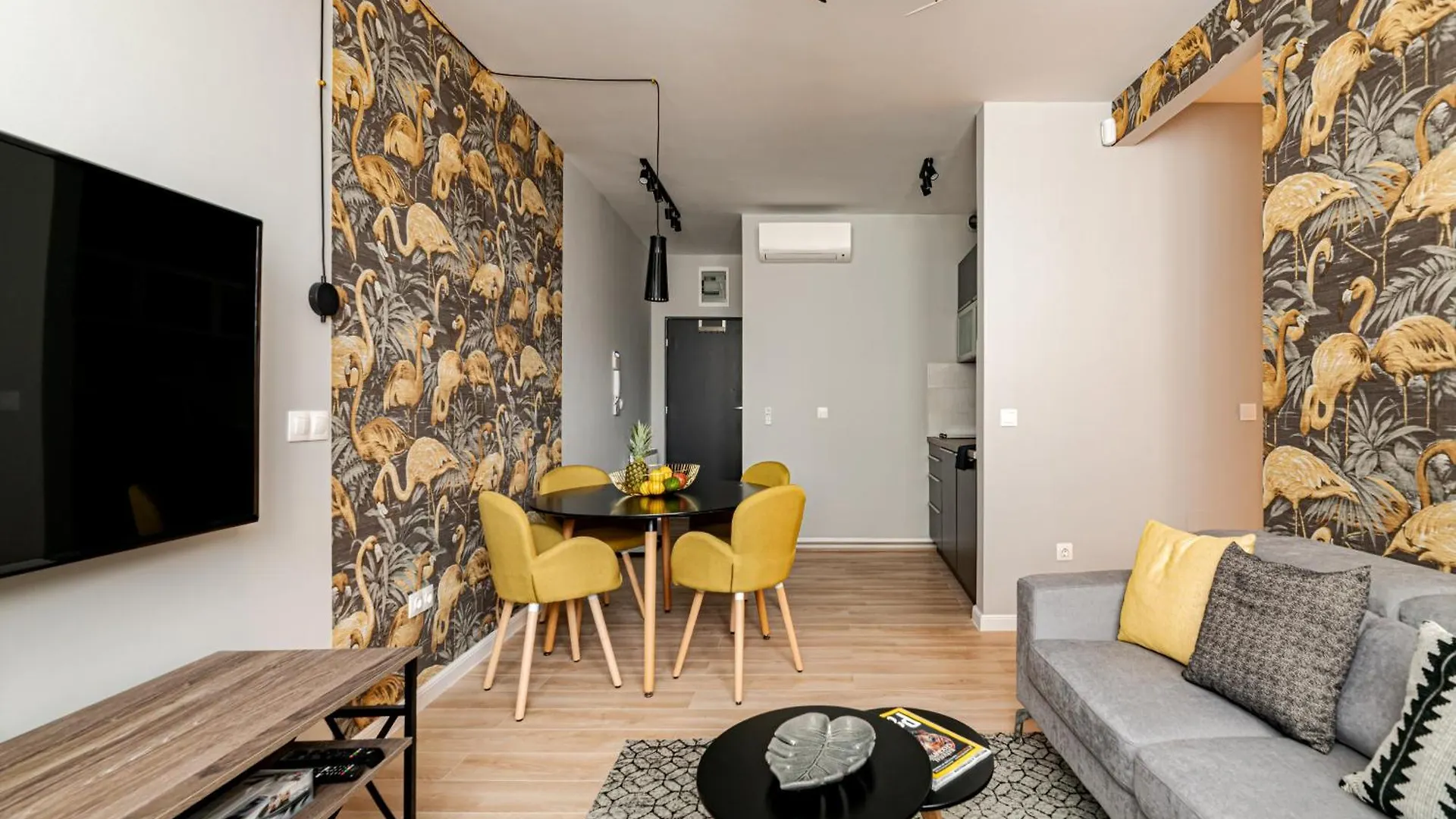 Luxury Tropical Apartment At Budapest