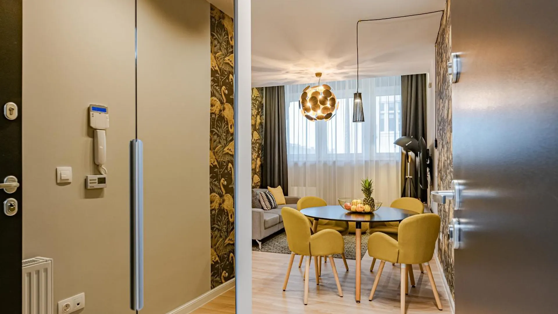 Luxury Tropical Apartment At Budapest