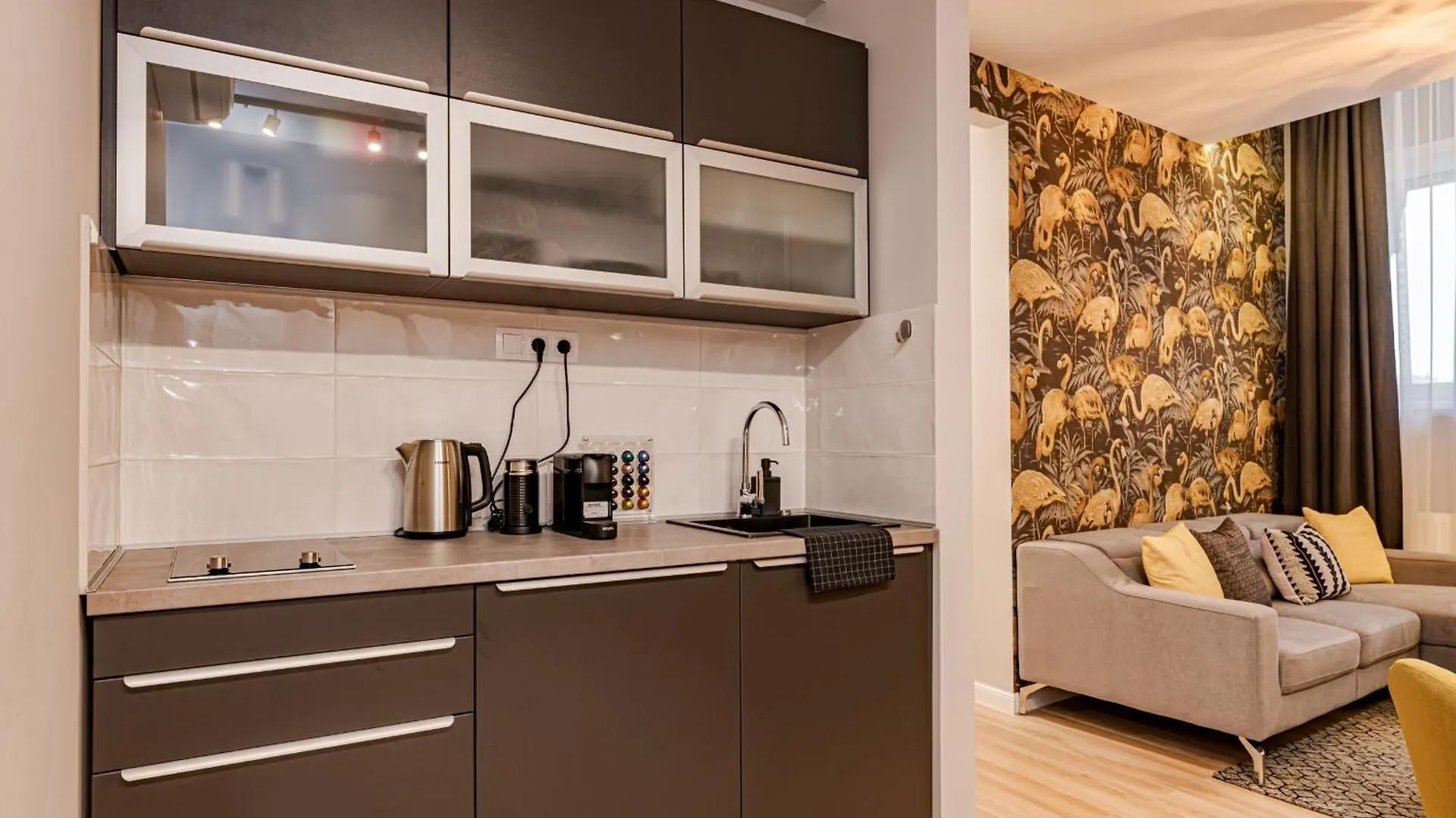 Luxury Tropical Apartment At Budapest