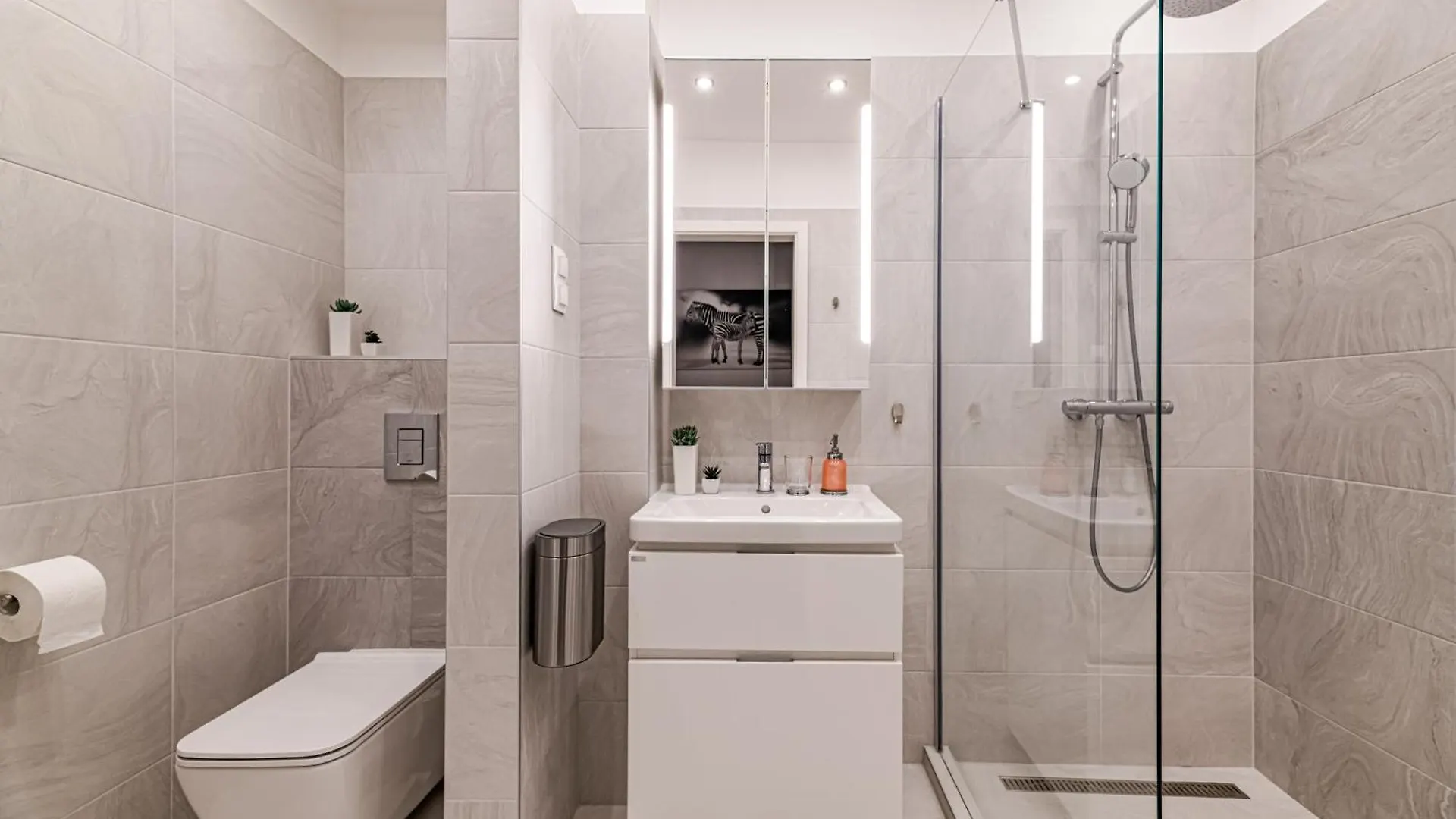 Luxury Tropical Apartment At Budapest