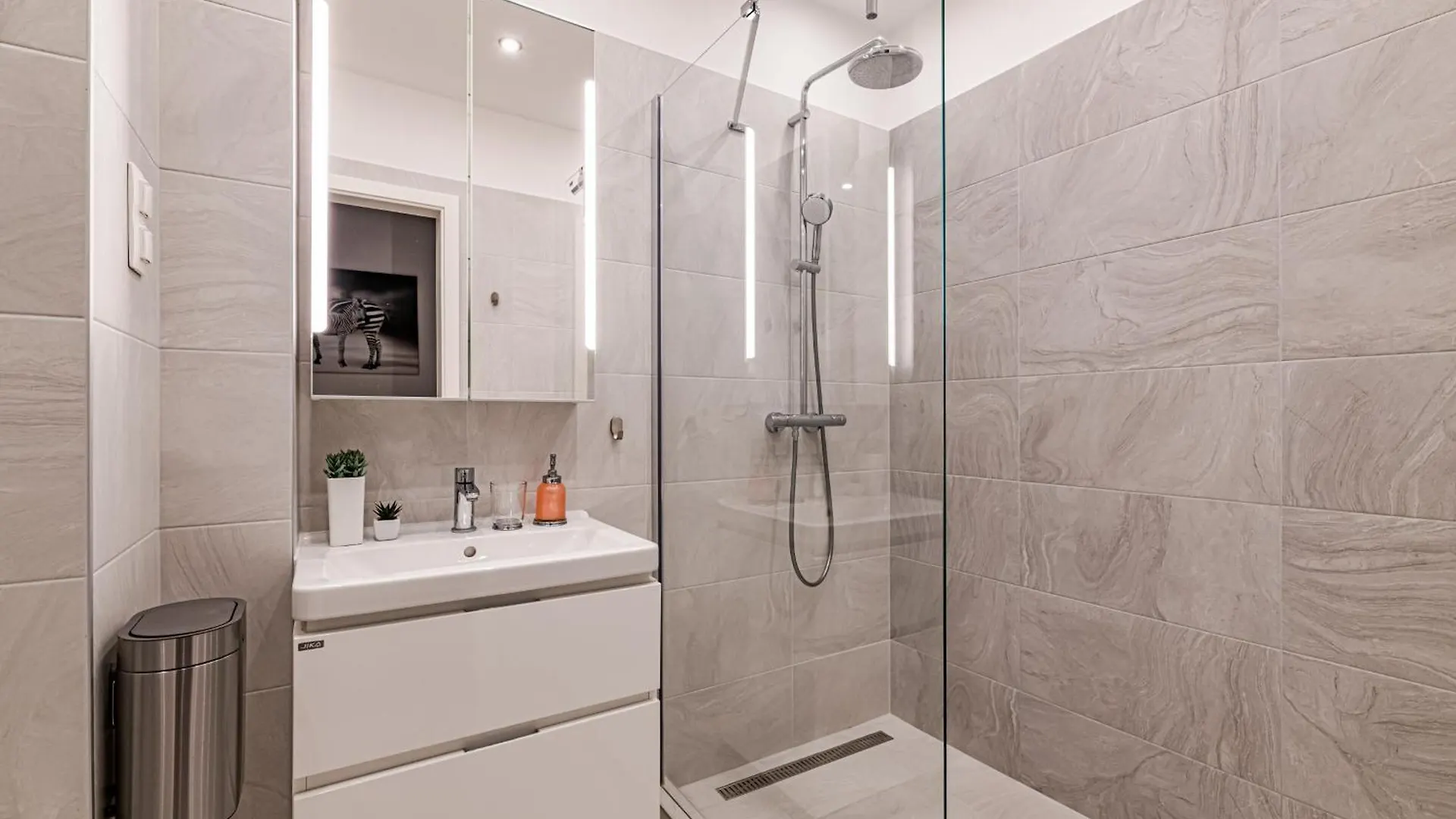 Luxury Tropical Apartment At Budapest