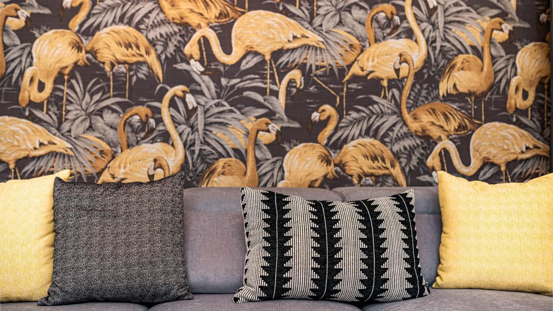 Luxury Tropical Apartment At Budapest