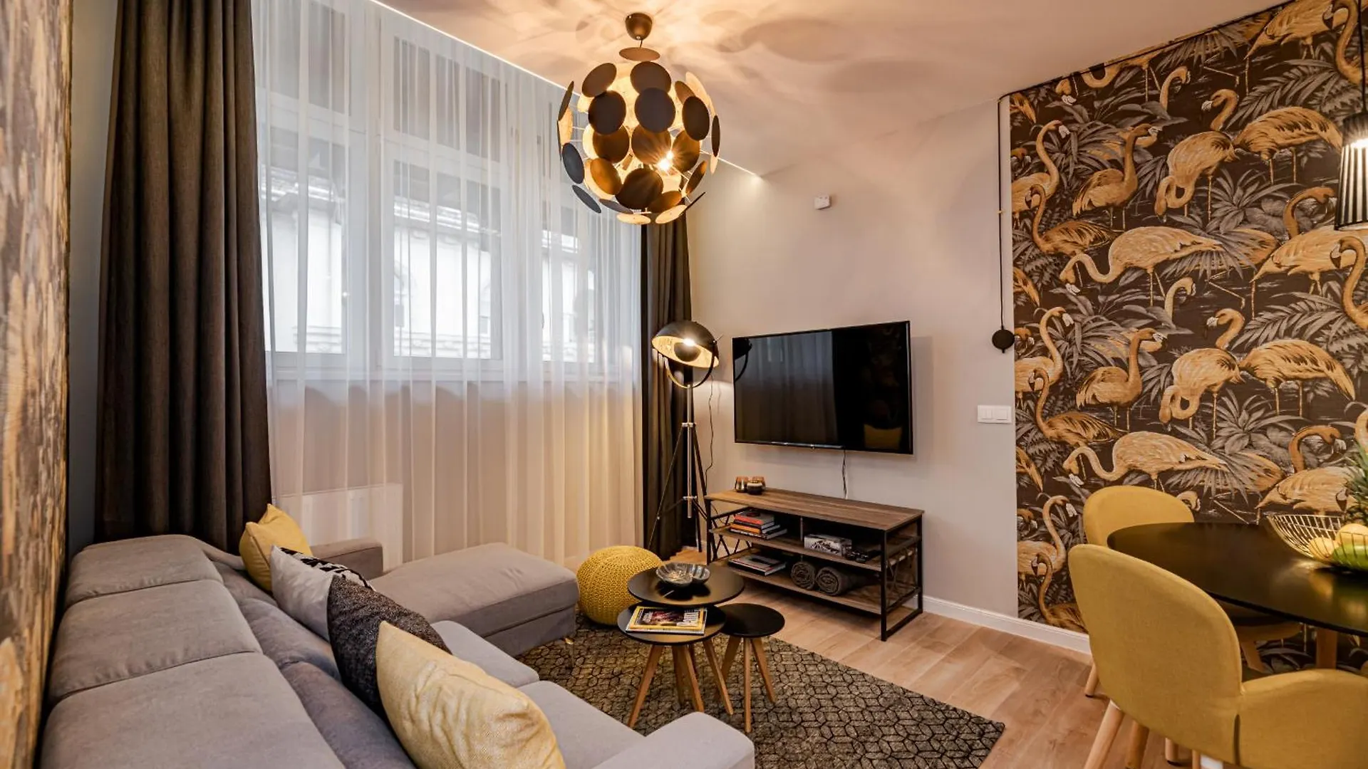 Luxury Tropical Apartment At Budapest