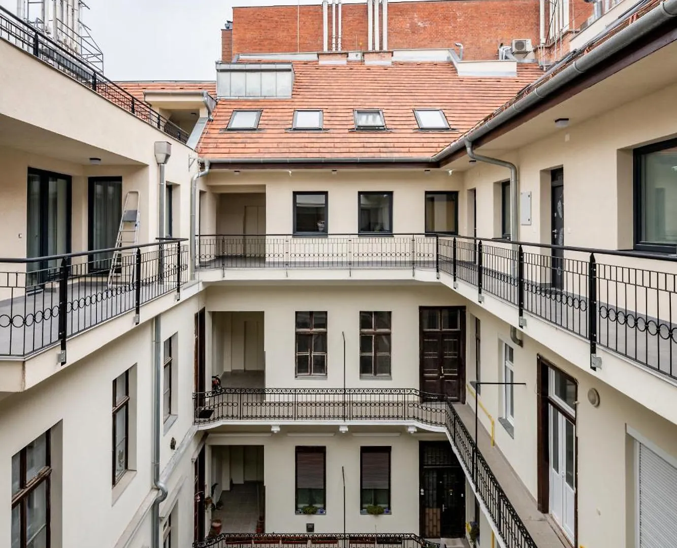 Luxury Tropical Apartment At Budapest Hungary