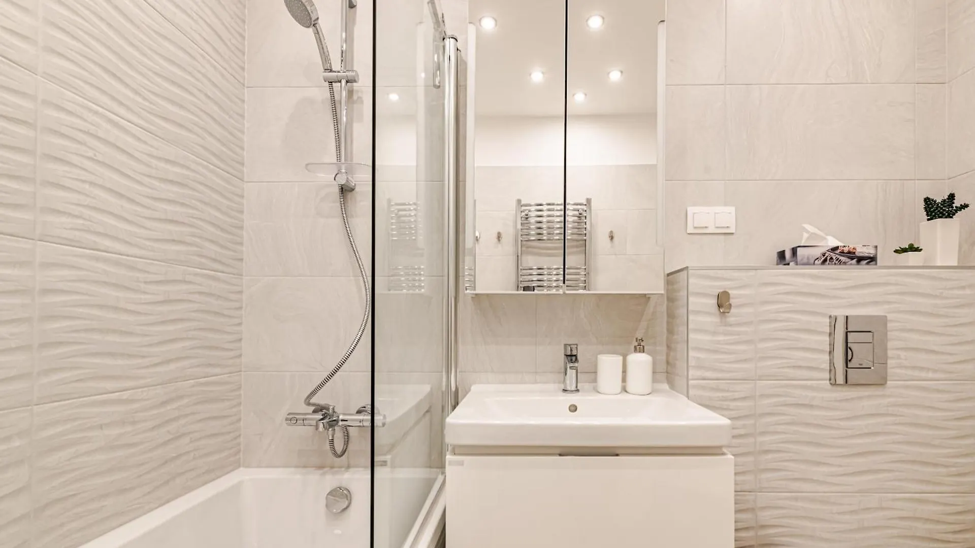 Luxury Tropical Apartment At Budapest Hungary