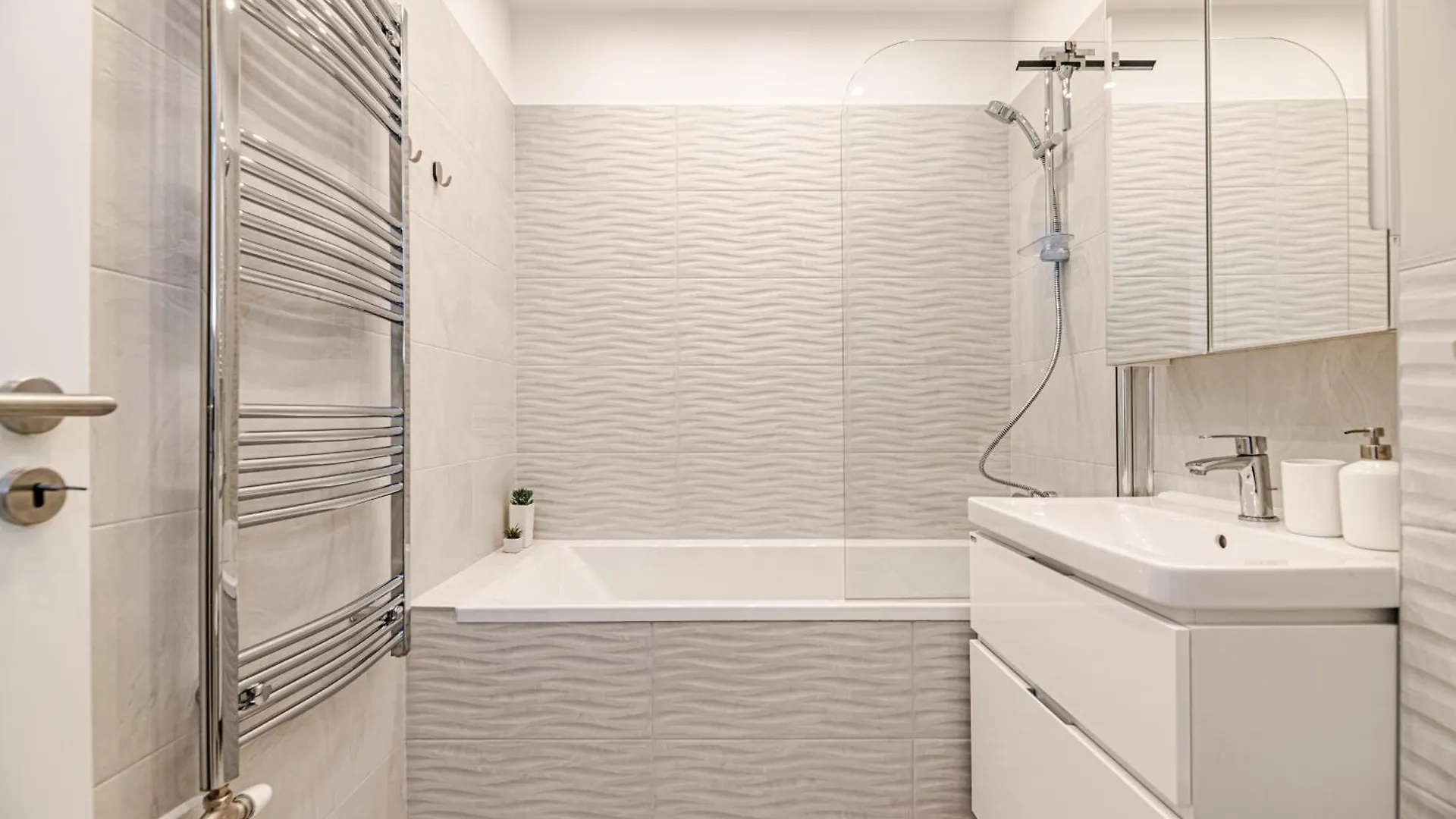 Luxury Tropical Apartment At Budapest Hungary